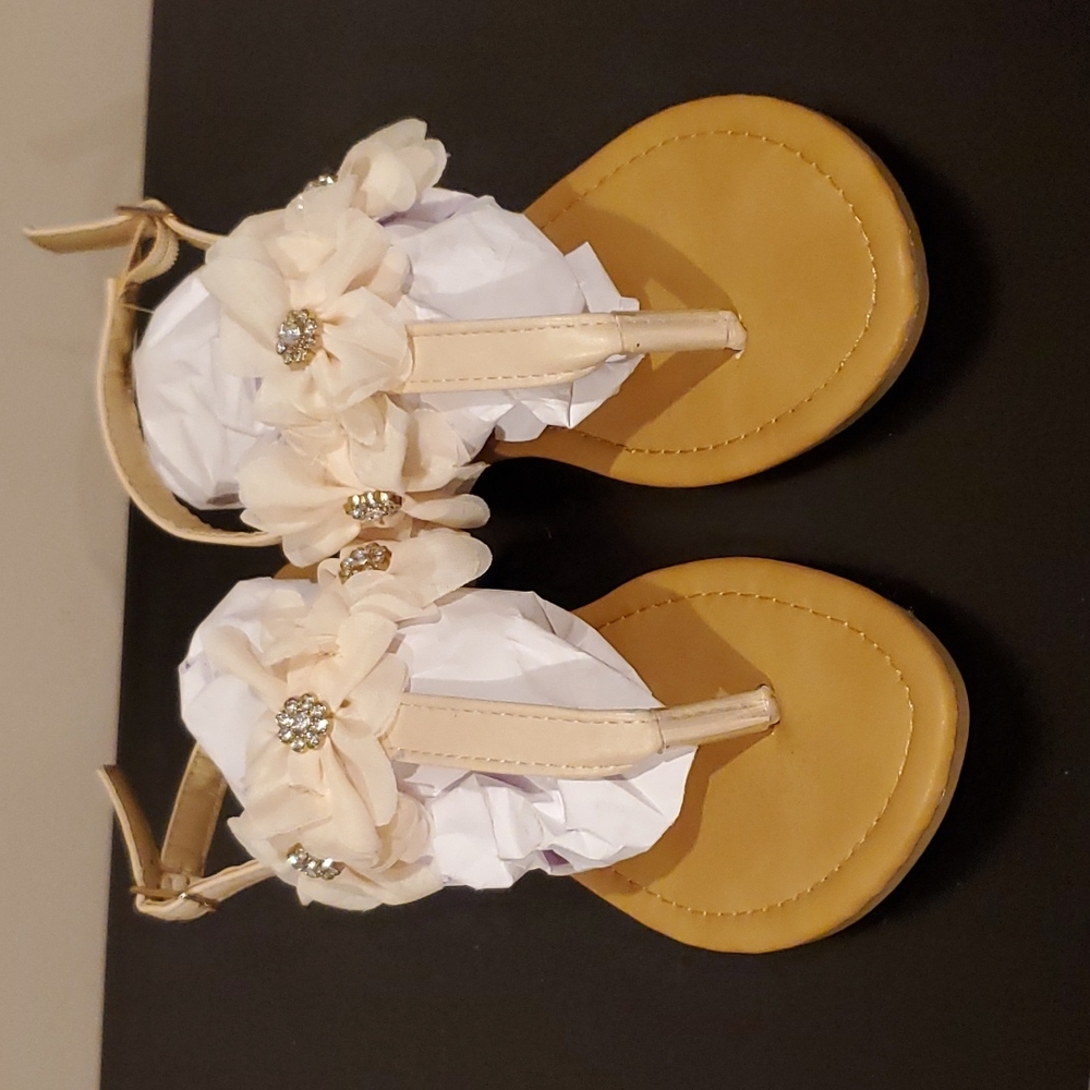 Beautiful Beige Floral sandals with rhinestones